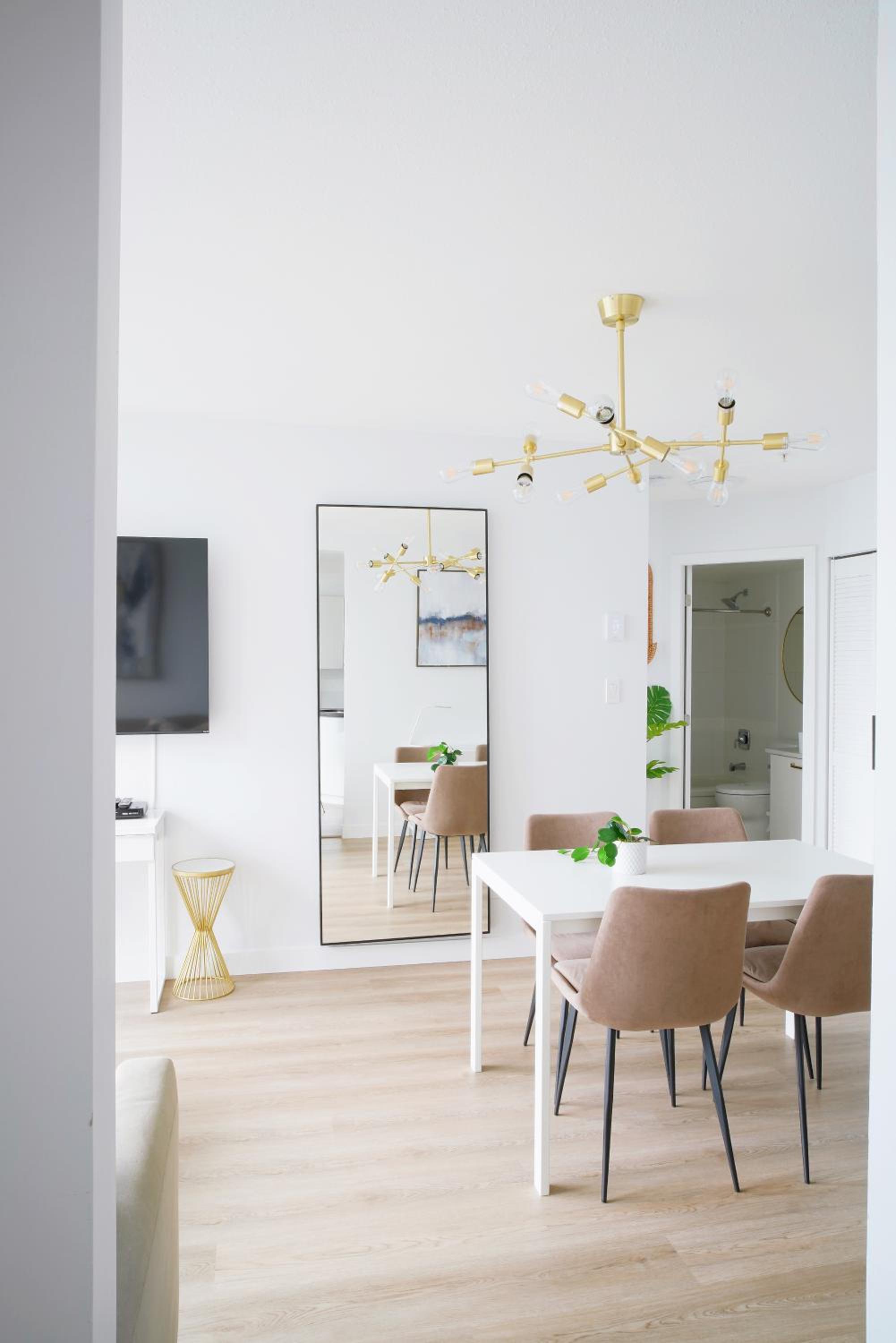 Best Location Downtown Chic Suites