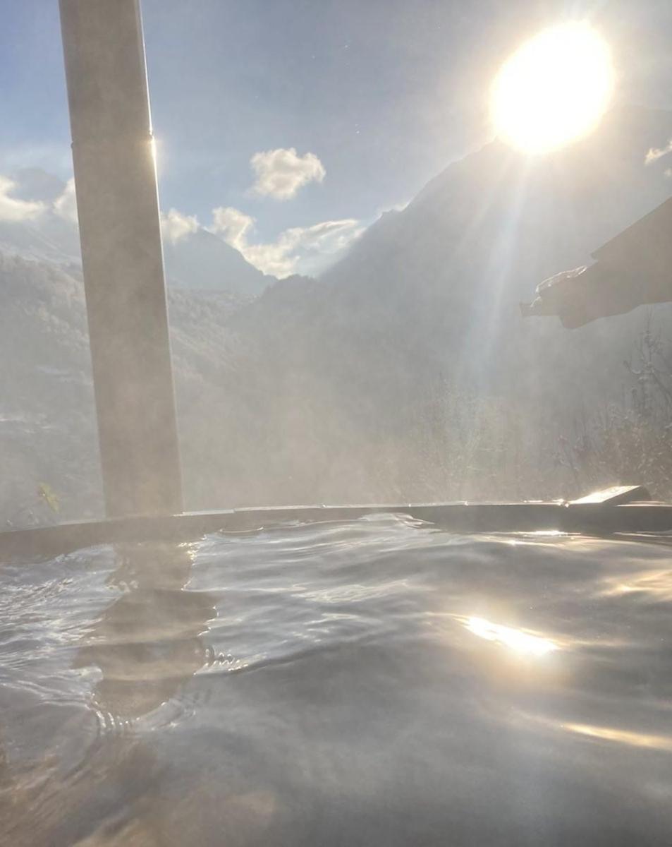 Chalet La Paz with Hotpot and Sauna