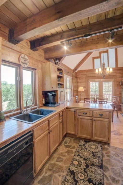 Equestrian Log Cabin, Pet Friendly! - Property Image 1