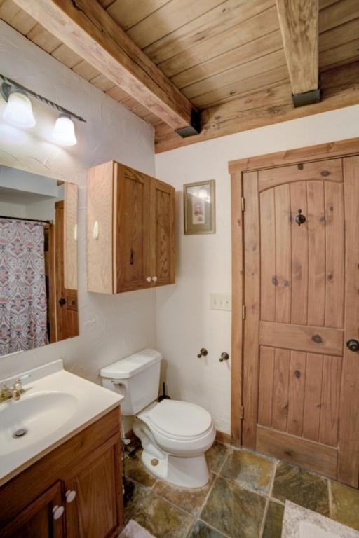 Spartanburg Vacations - Equestrian Log Cabin, Pet Friendly! - Property Image 3