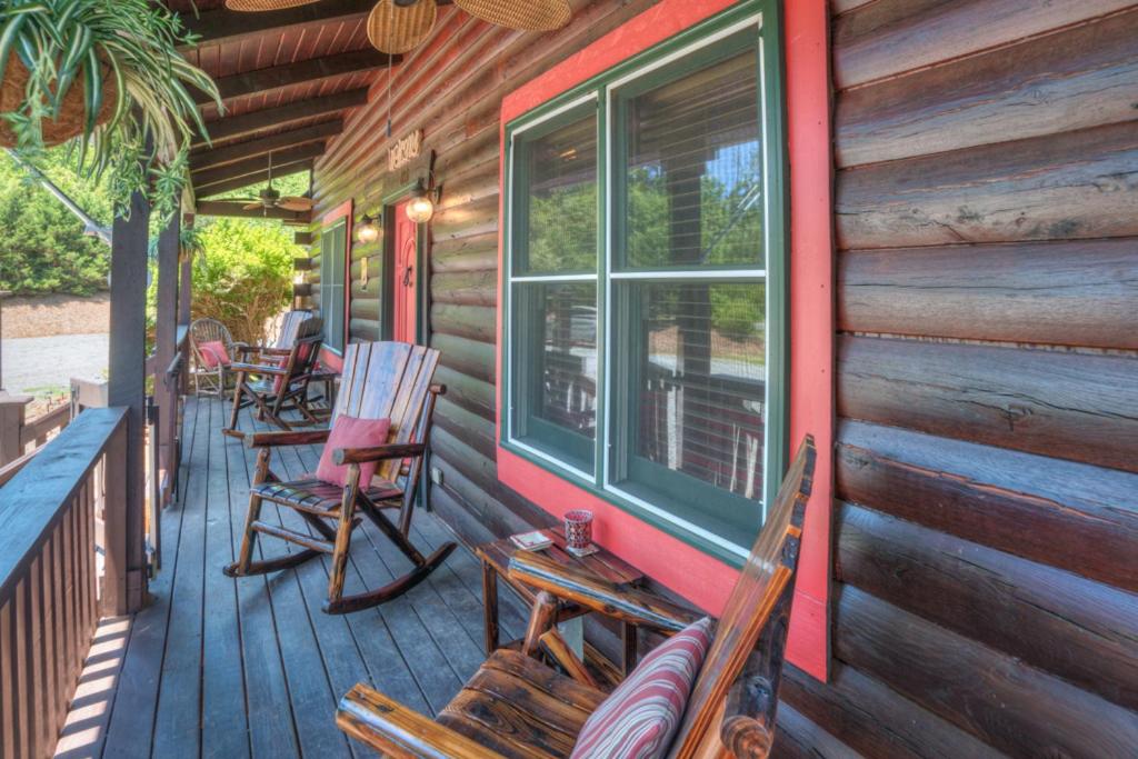 Equestrian Log Cabin, Pet Friendly! - Property Image 6