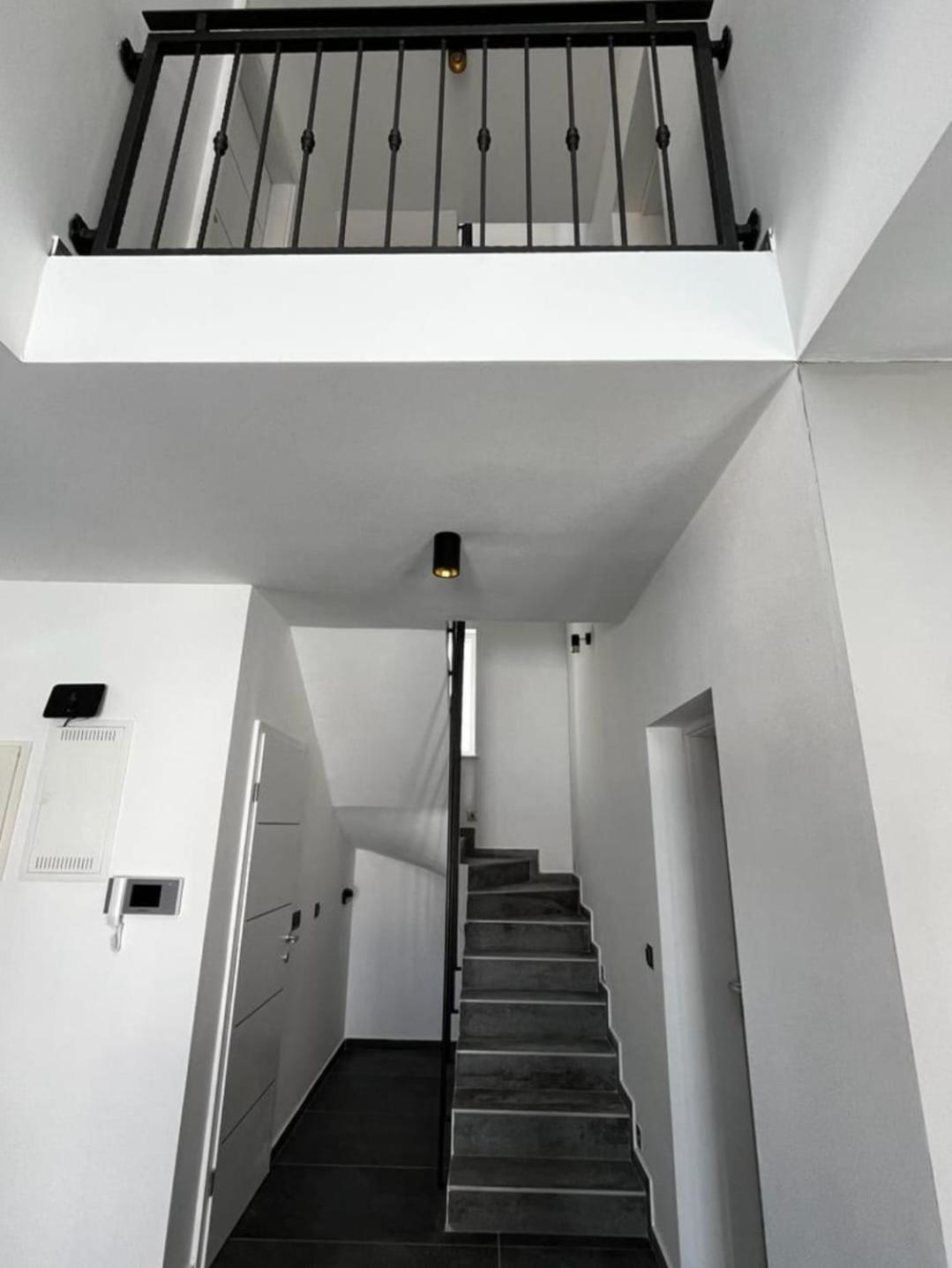 LuxVilla AURORA