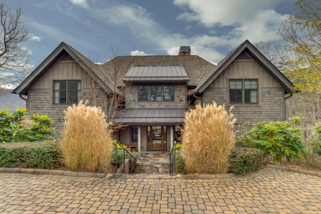 Awe-Inspiring Views, Fireplace, Luxurious Mansion view 4