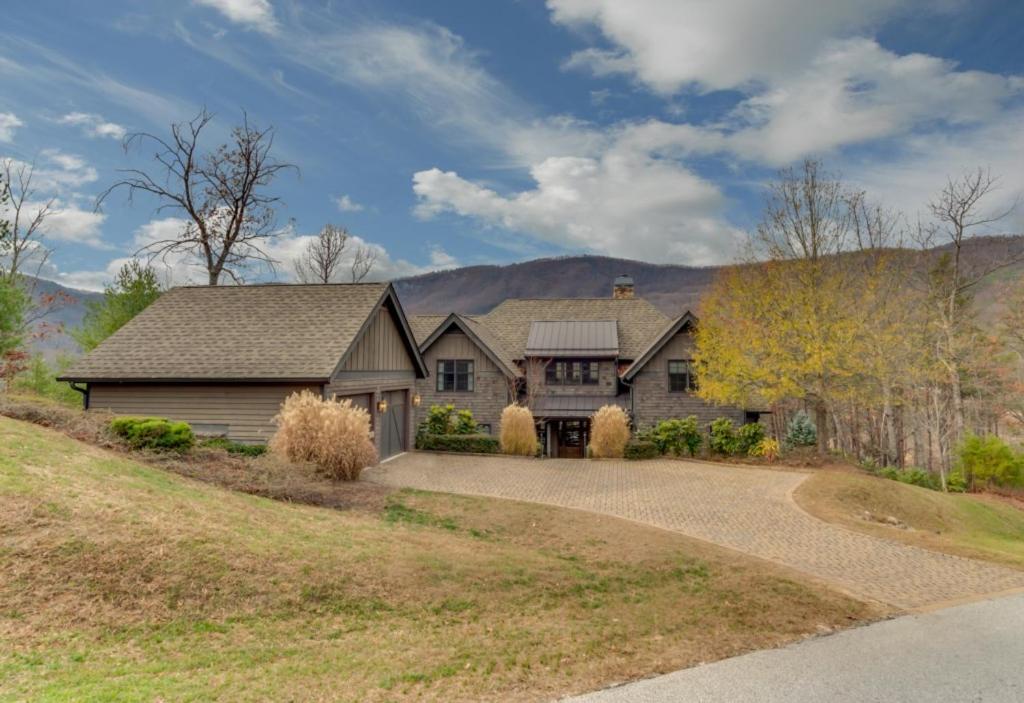 Awe-Inspiring Views, Fireplace, Luxurious Mansion view 5