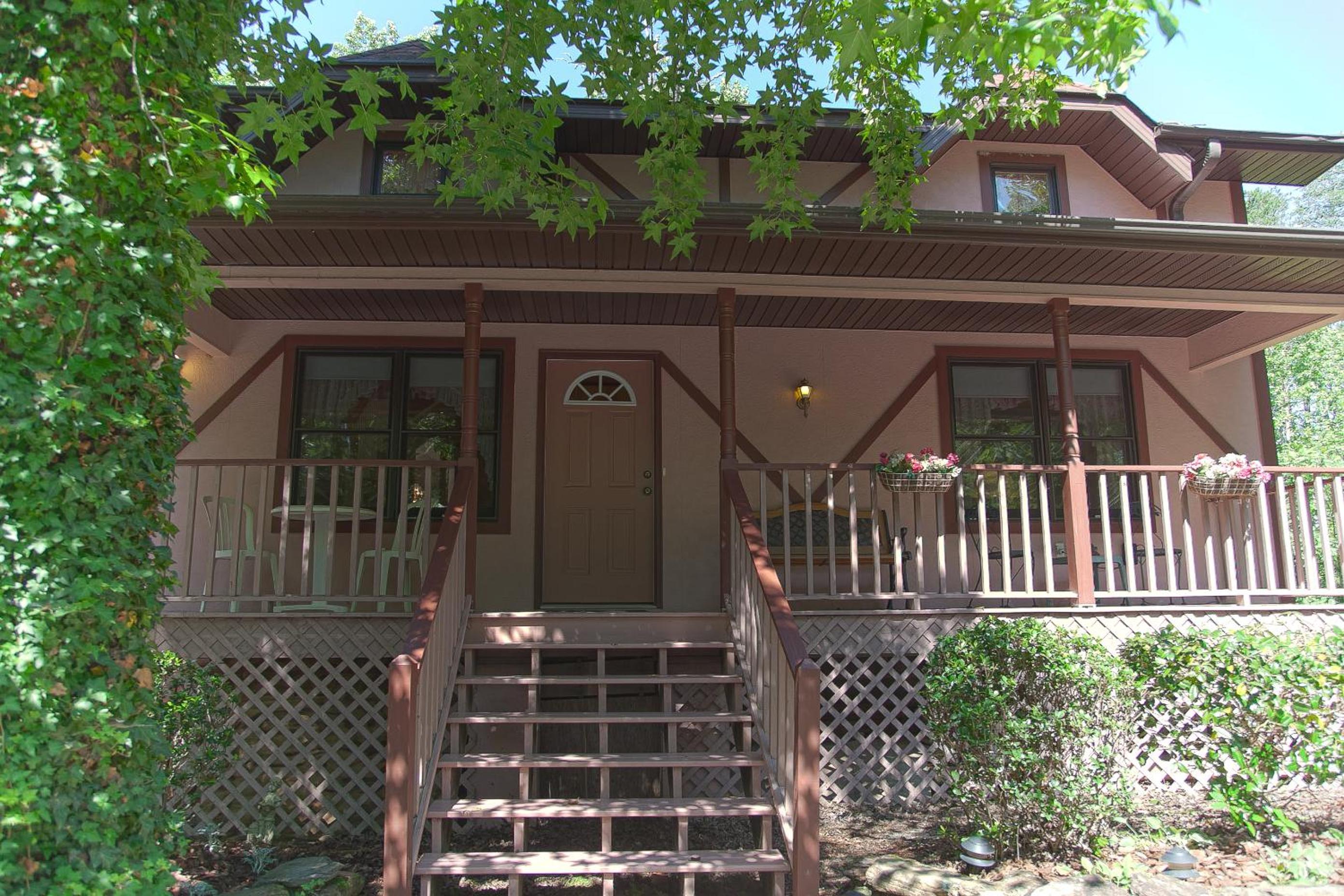 Spartanburg Vacations - Secluded Chalet - Pet Friendly - Property Image 3