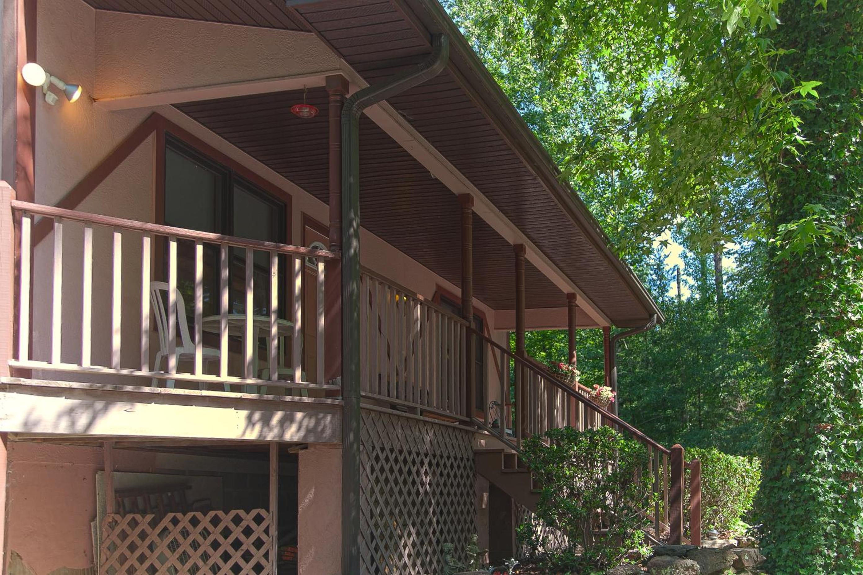 Spartanburg Vacations - Secluded Chalet - Pet Friendly - Property Image 4