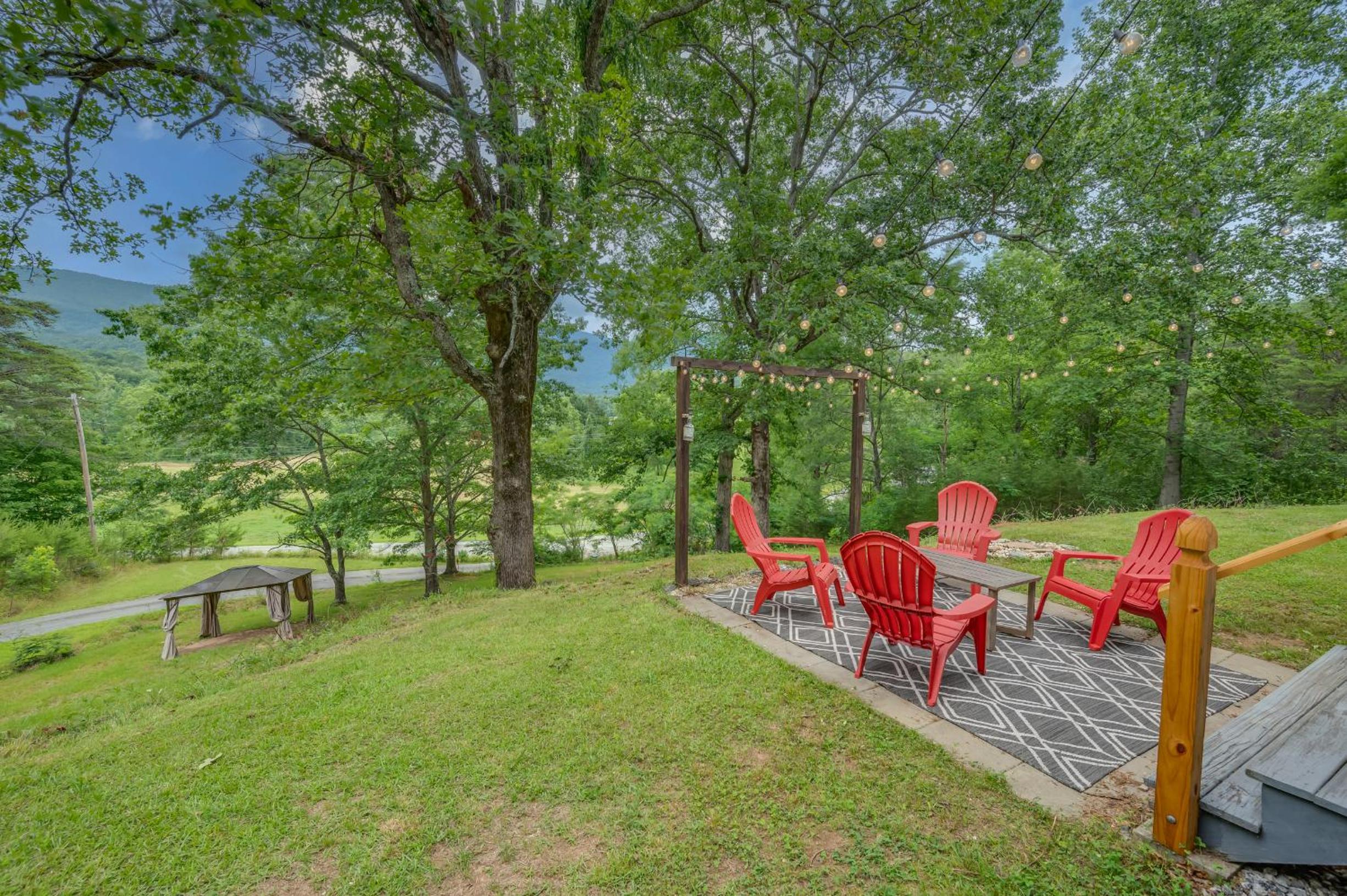 Duncan Vacations - Peaceful Country House With Fireplace And Firepit - Property Image 5