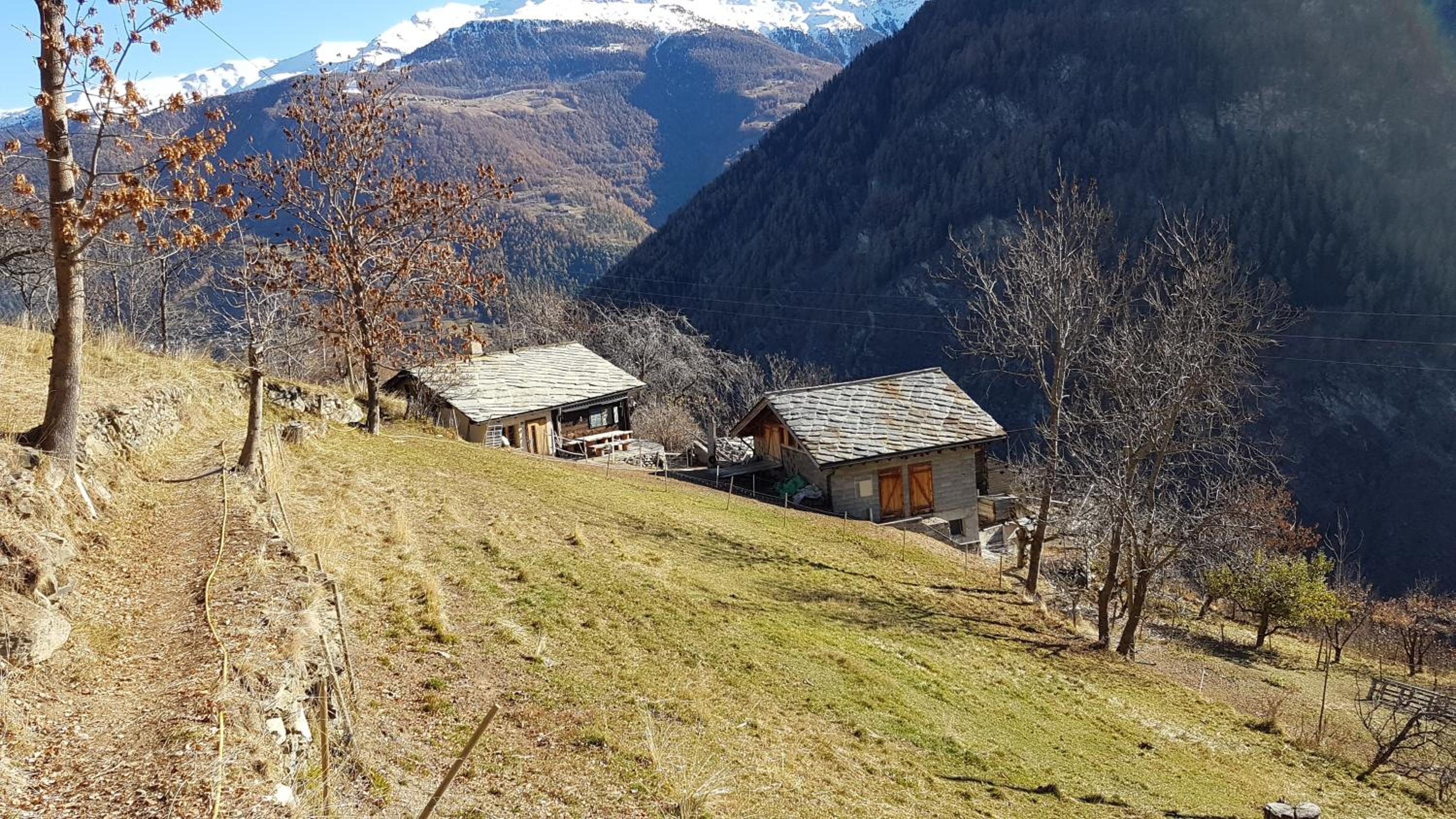 Chalet La Paz with Hotpot and Sauna
