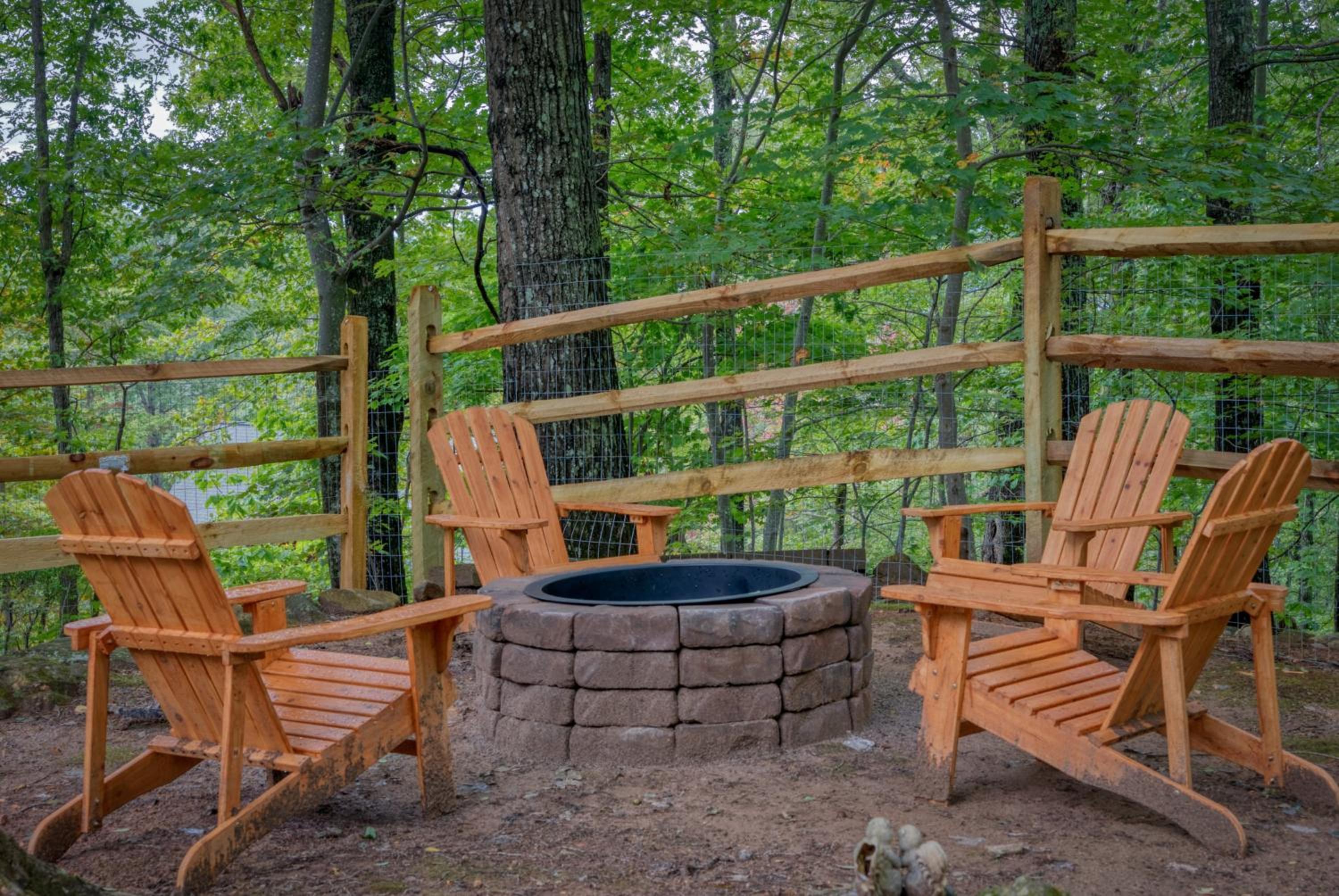 Cozy Cabin Home With Fire Pit And Mountain Views! view 4