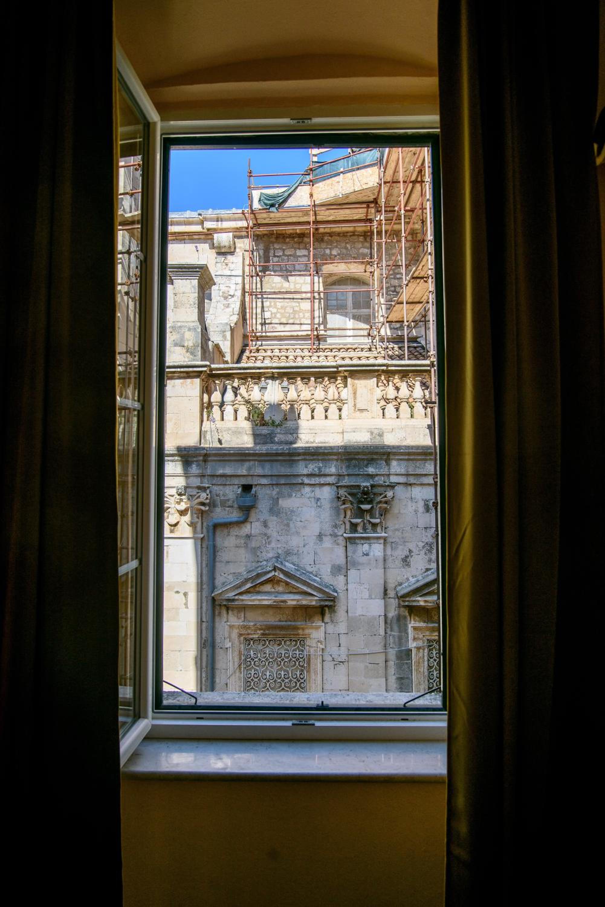 Hotel Amoret Apartments - Image 1