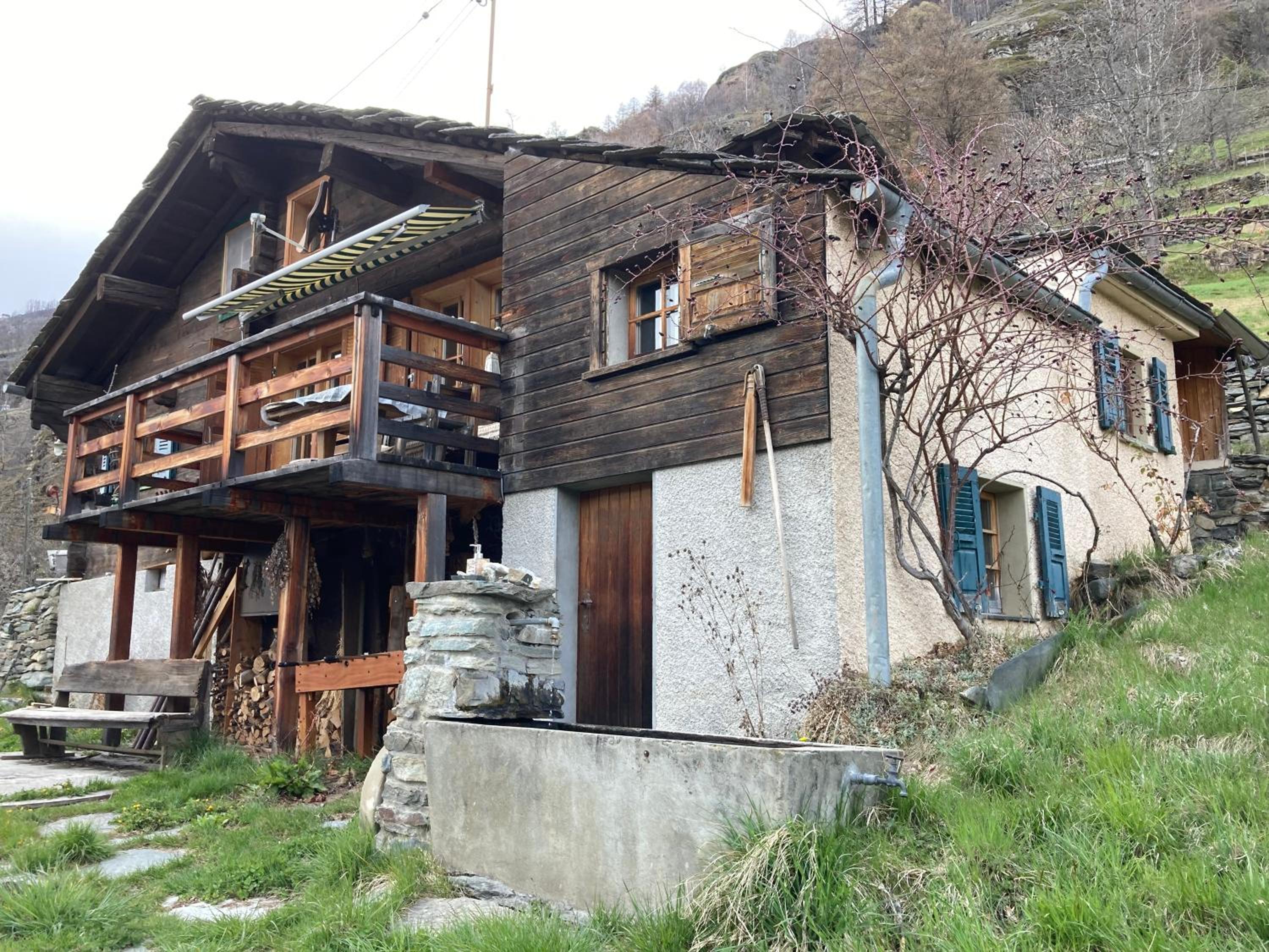 Chalet La Paz with Hotpot and Sauna