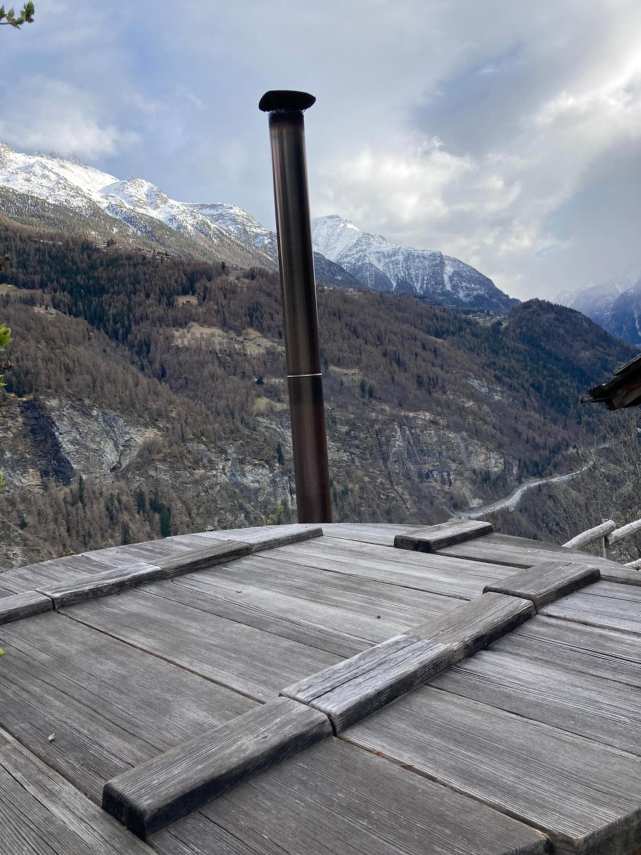 Chalet La Paz with Hotpot and Sauna