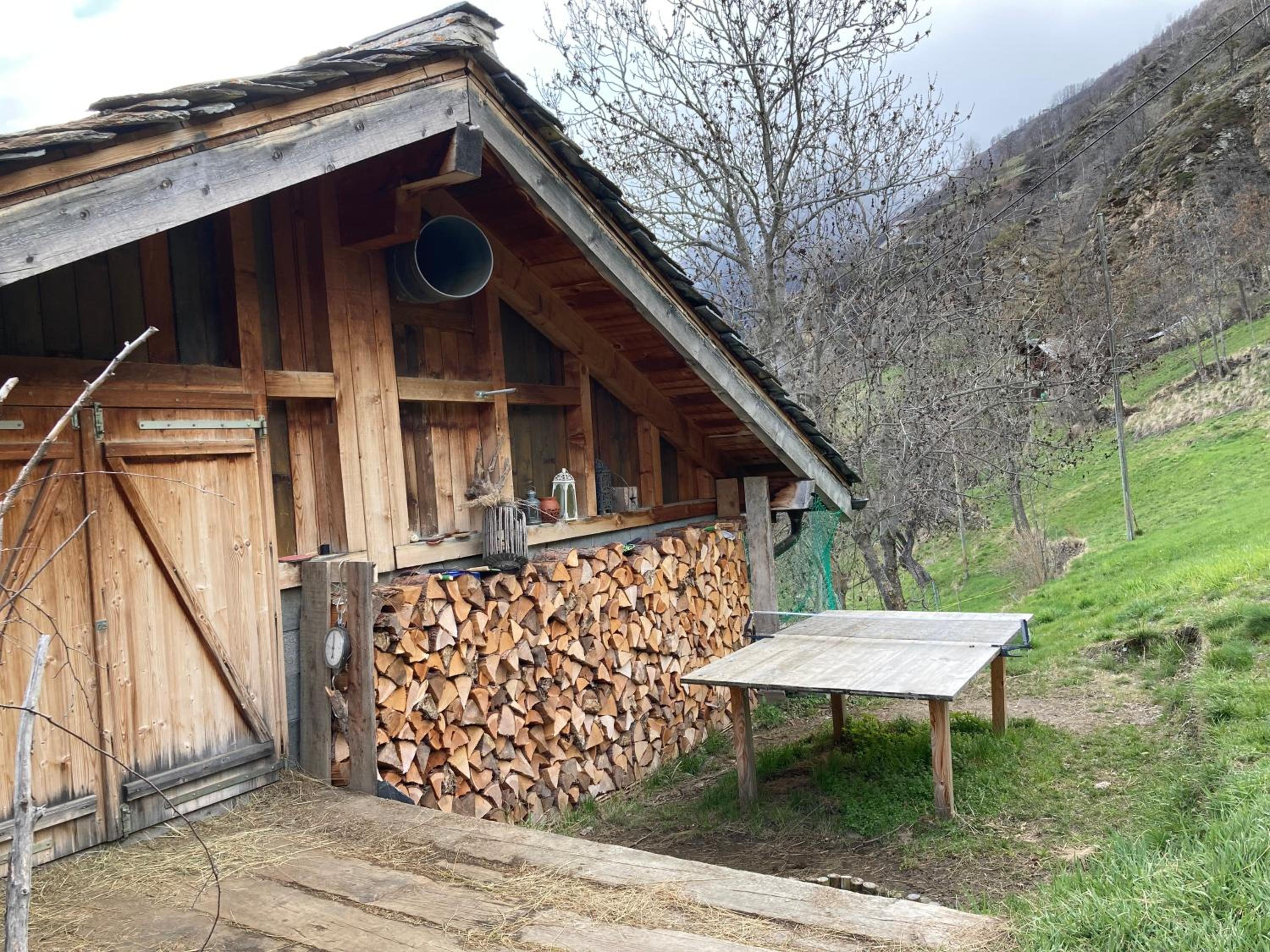 Chalet La Paz with Hotpot and Sauna