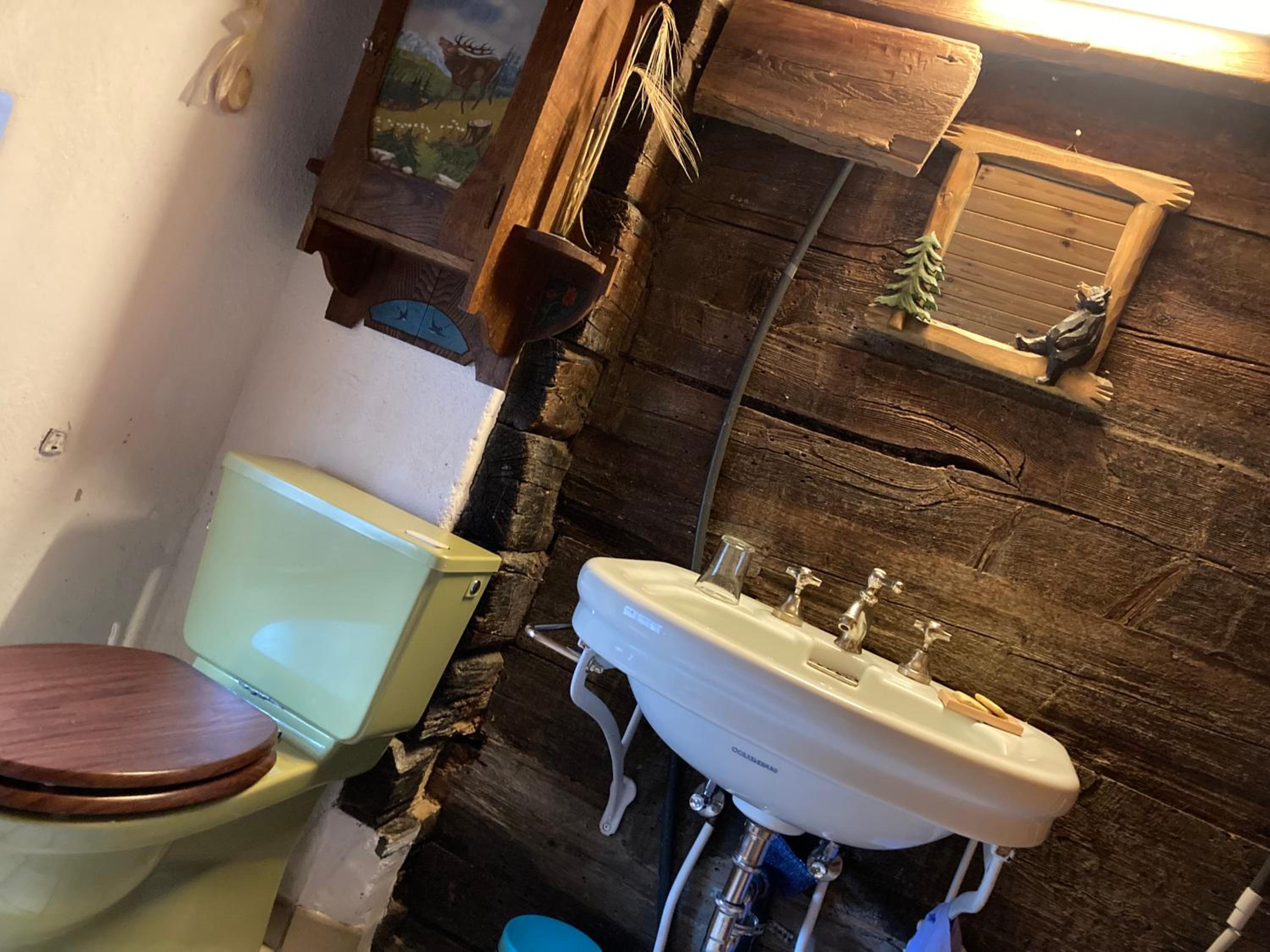 Chalet La Paz with Hotpot and Sauna