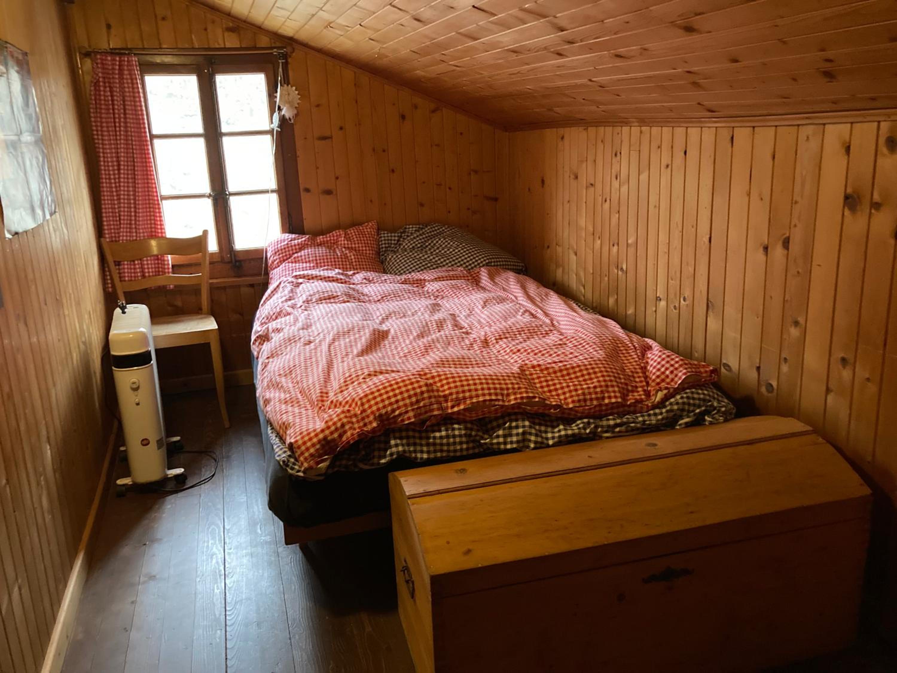 Chalet La Paz with Hotpot and Sauna