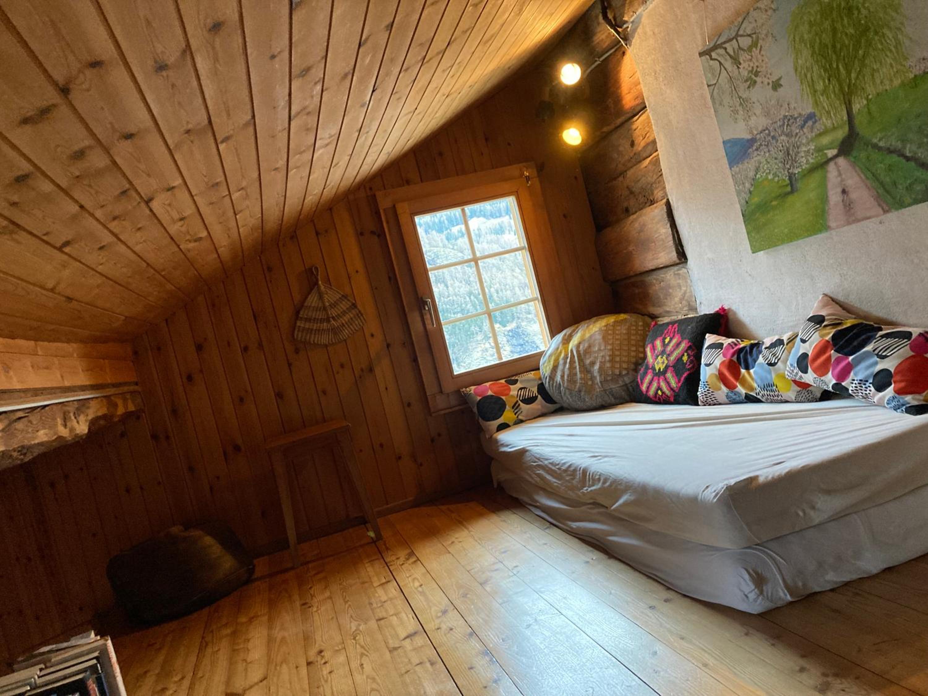 Chalet La Paz with Hotpot and Sauna