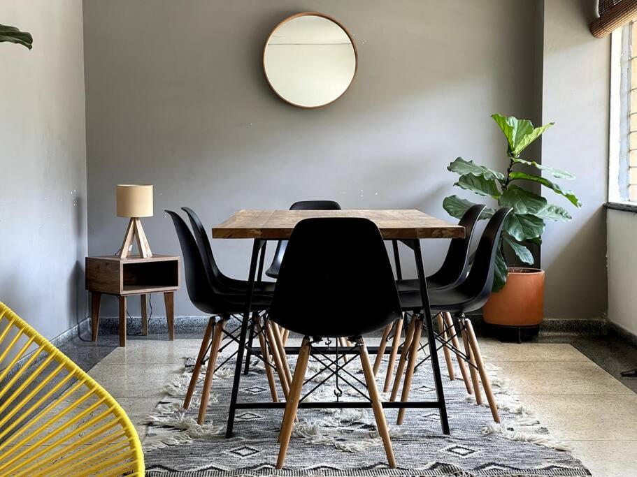 Descubre cali desde este acogedor apartamento.