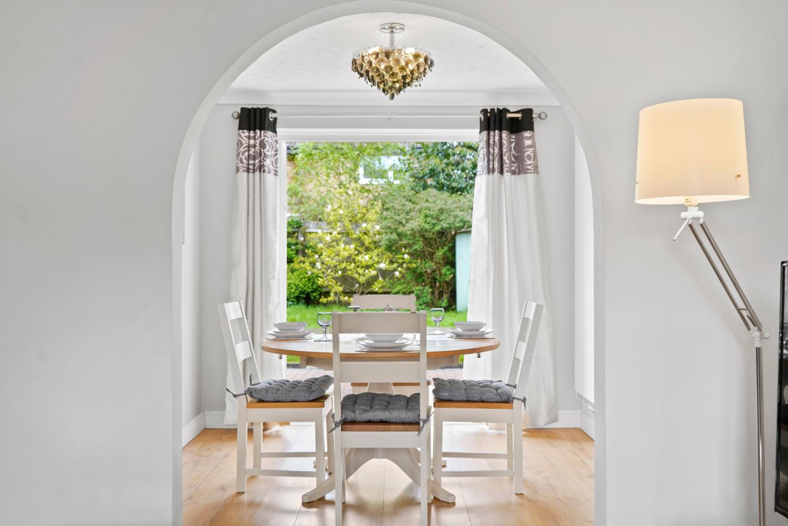 Host & Stay - Stockenchurch