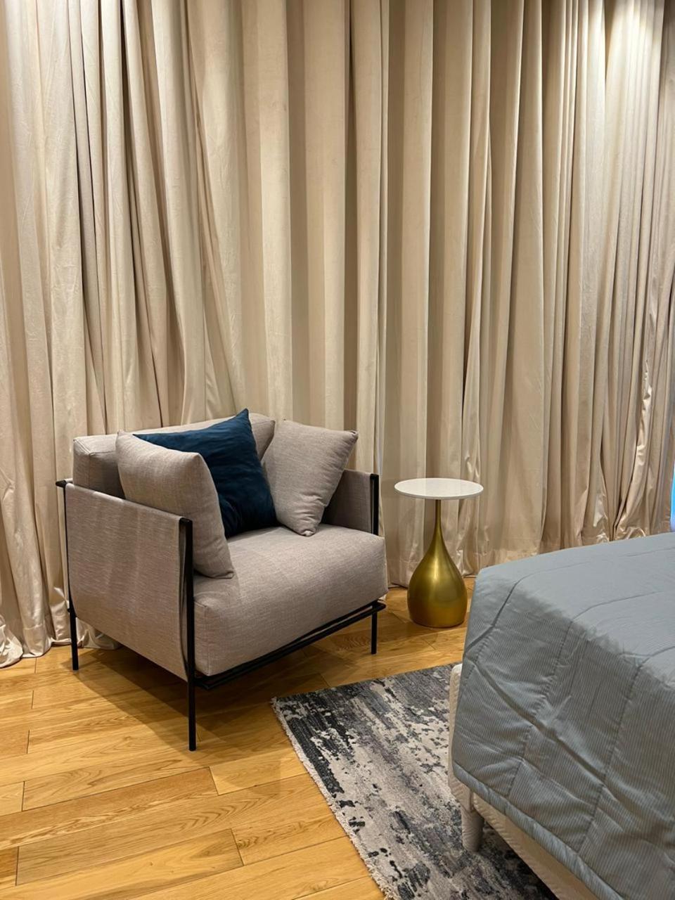 E-suites Gulberg Lahore view 5