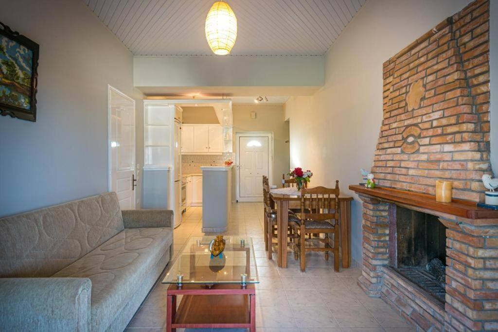 Krystalia's house photo 3