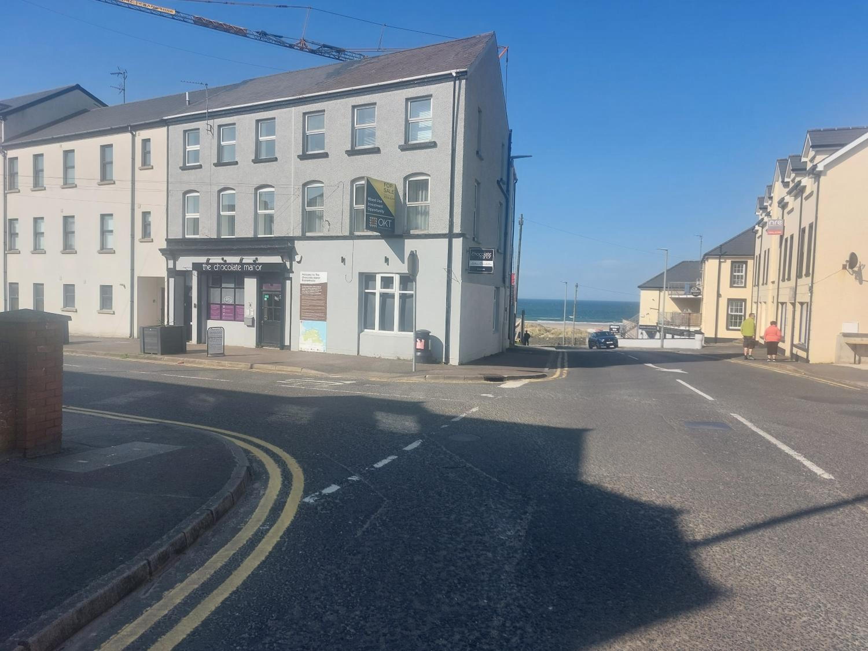 Marine Beach Escape Castlerock Beside Beach Golf Course and Pub view 2