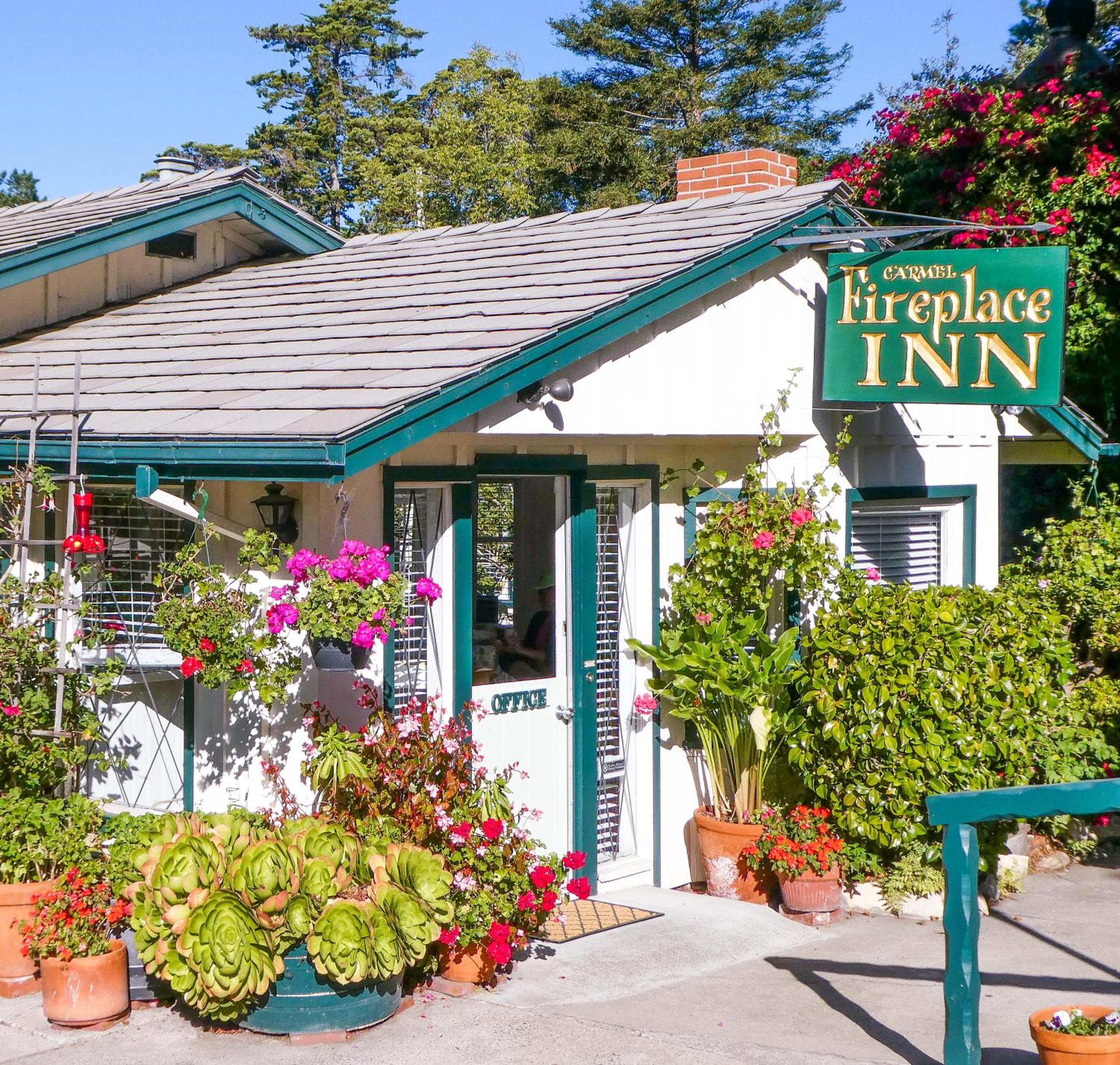 Monterey Vacations - Carmel Fireplace Inn - Property Image 4