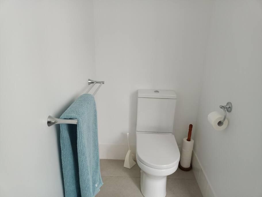 Adorable Private 2 bedroom Guest Suite + pool