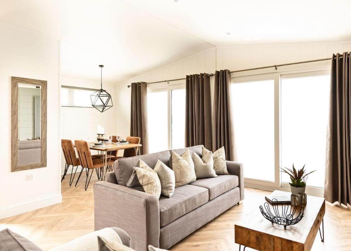 Midsomer Lodges