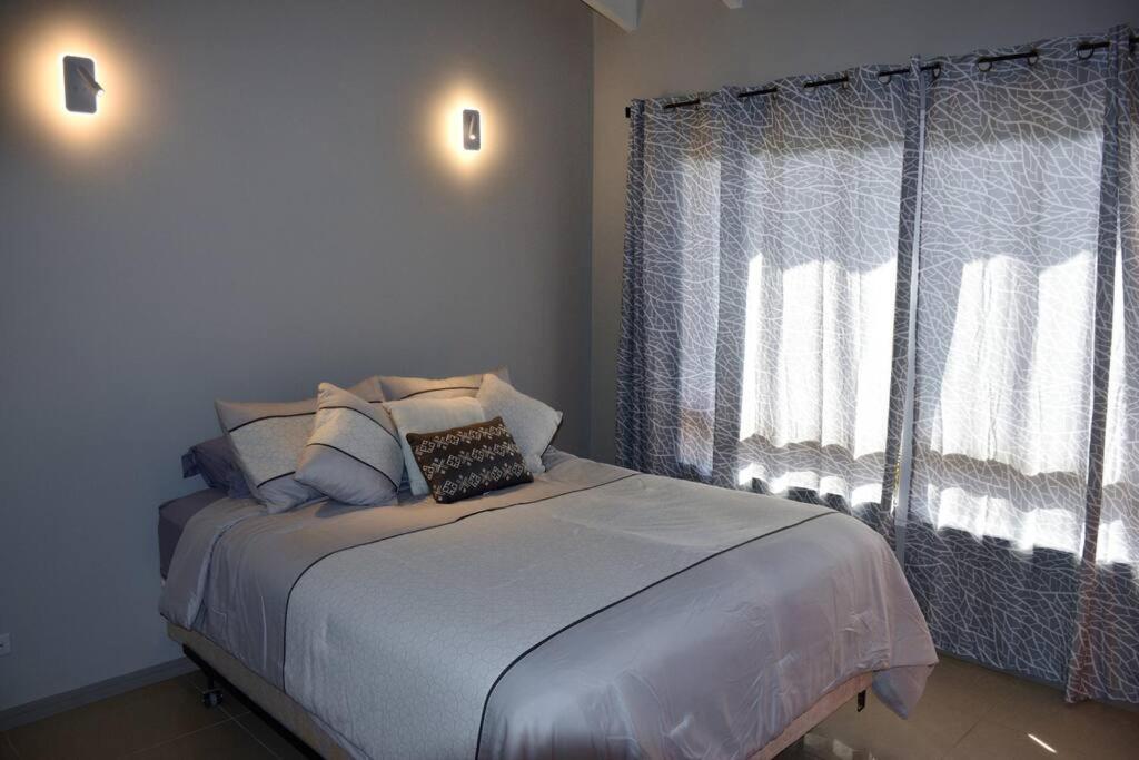 Amazing 2-Bedroom Townhouse near Eagle Beach