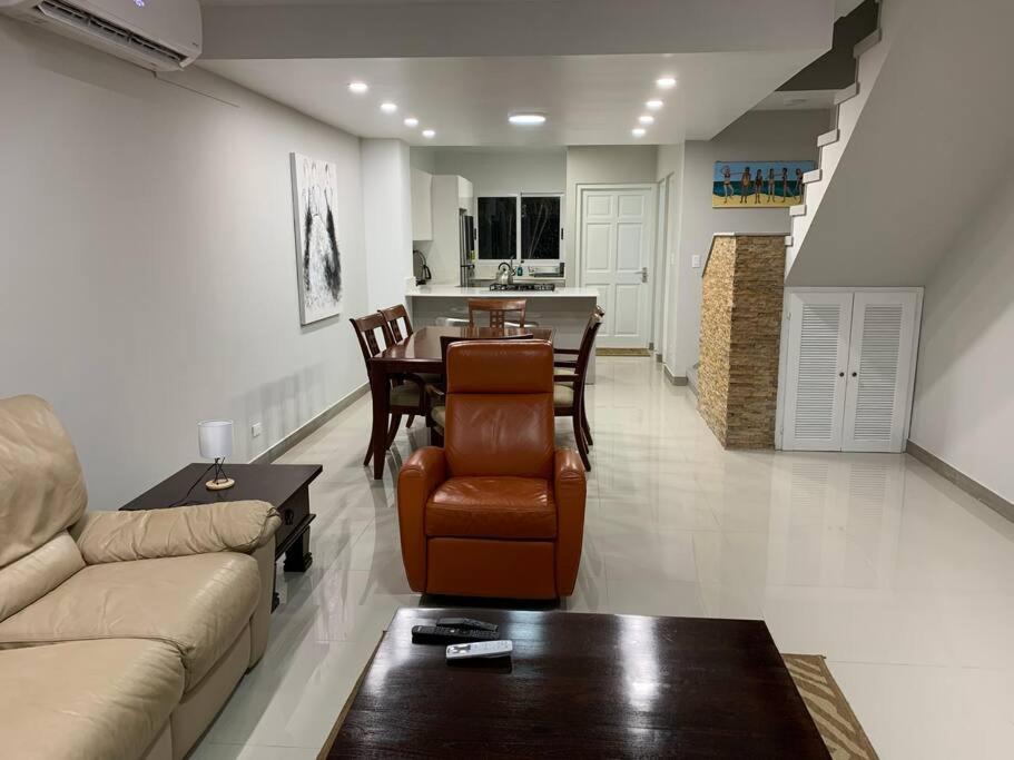 Amazing 2-Bedroom Townhouse near Eagle Beach