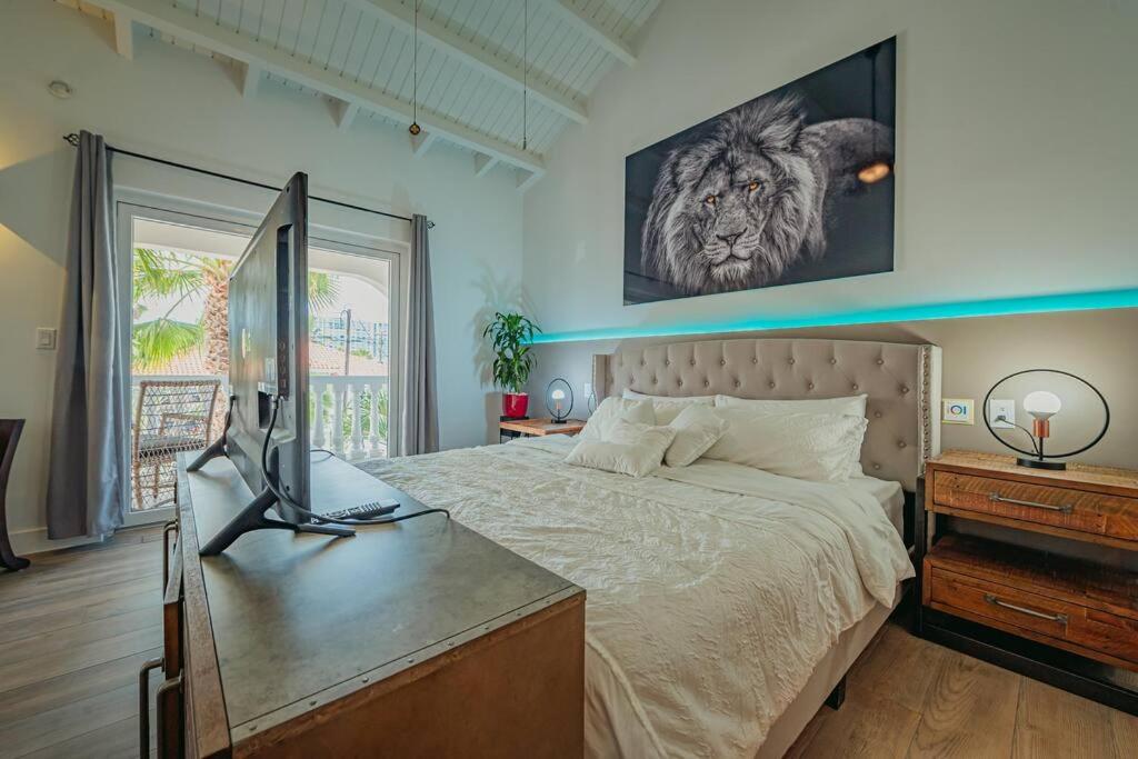 Villa de Leon suitable for 14 persons. 5 bedrooms 5 bathrooms