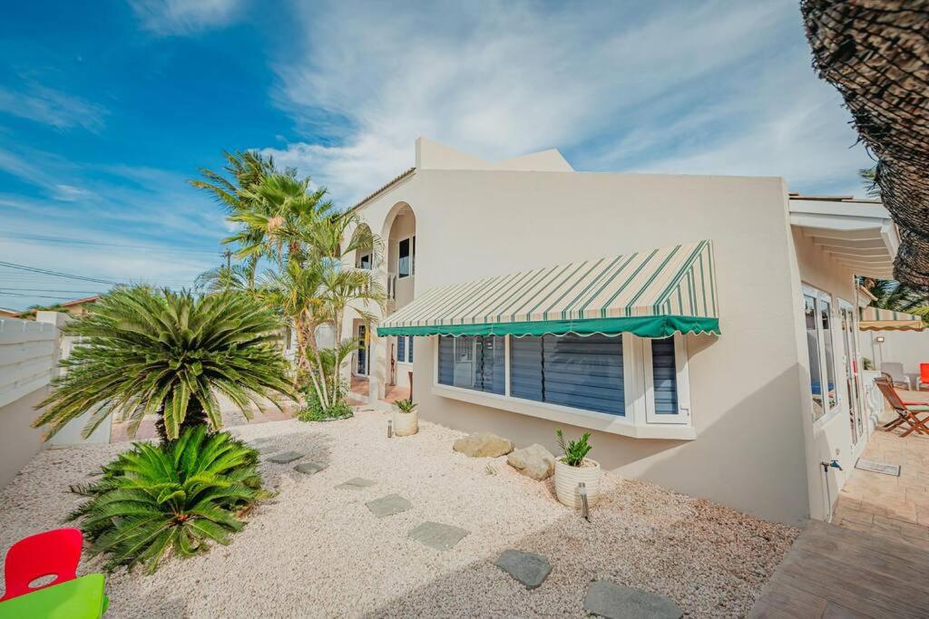 Villa de Leon suitable for 14 persons. 5 bedrooms 5 bathrooms