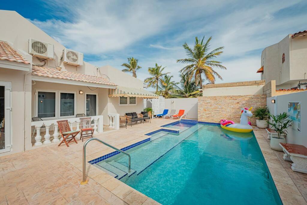 Villa de Leon suitable for 14 persons. 5 bedrooms 5 bathrooms