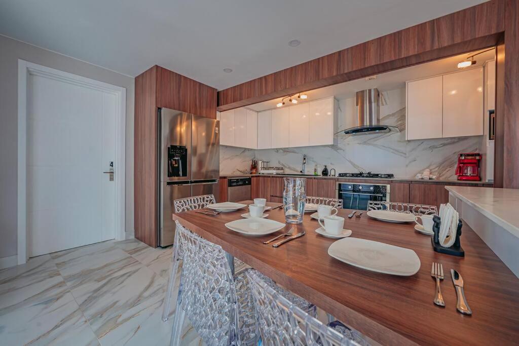 Villa de Leon suitable for 14 persons. 5 bedrooms 5 bathrooms