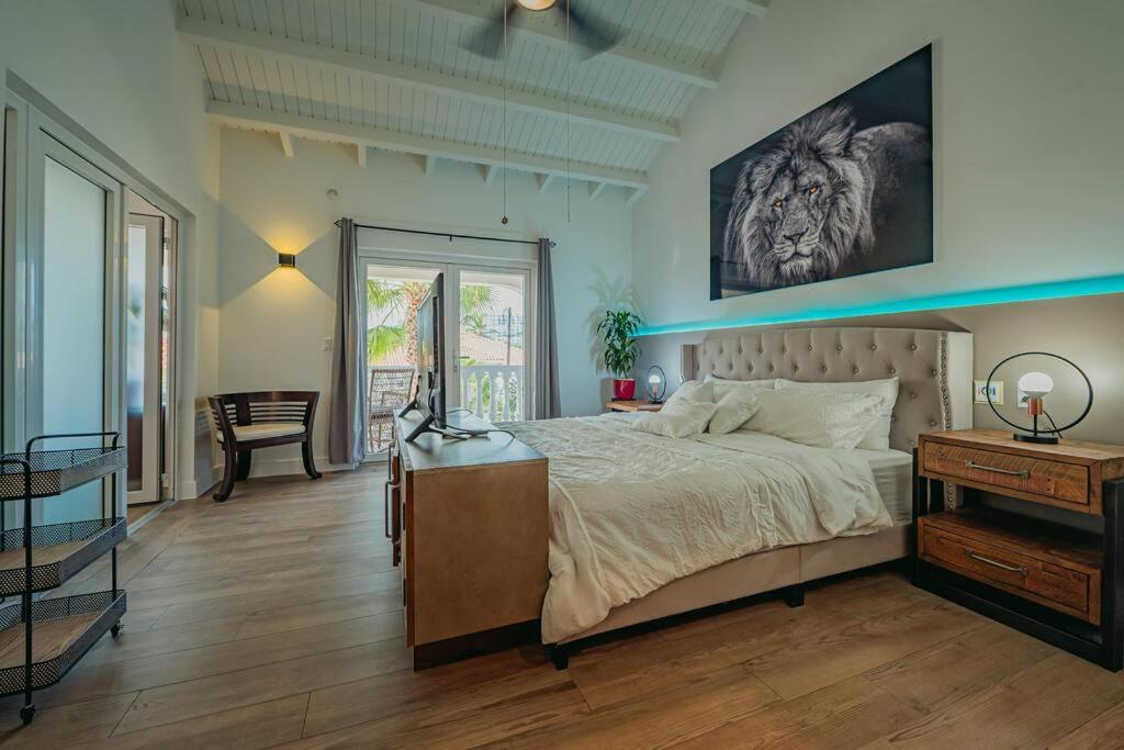 Villa de Leon suitable for 14 persons. 5 bedrooms 5 bathrooms