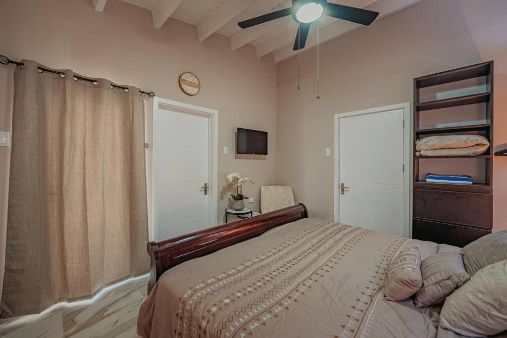 Villa de Leon suitable for 14 persons. 5 bedrooms 5 bathrooms