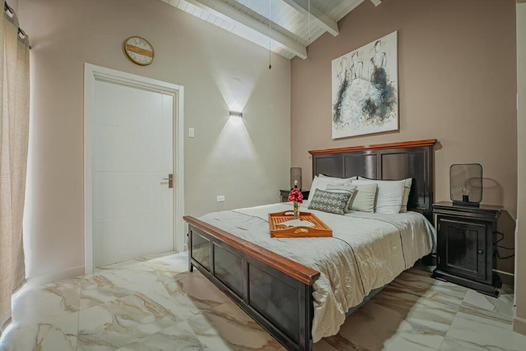 Villa de Leon suitable for 14 persons. 5 bedrooms 5 bathrooms