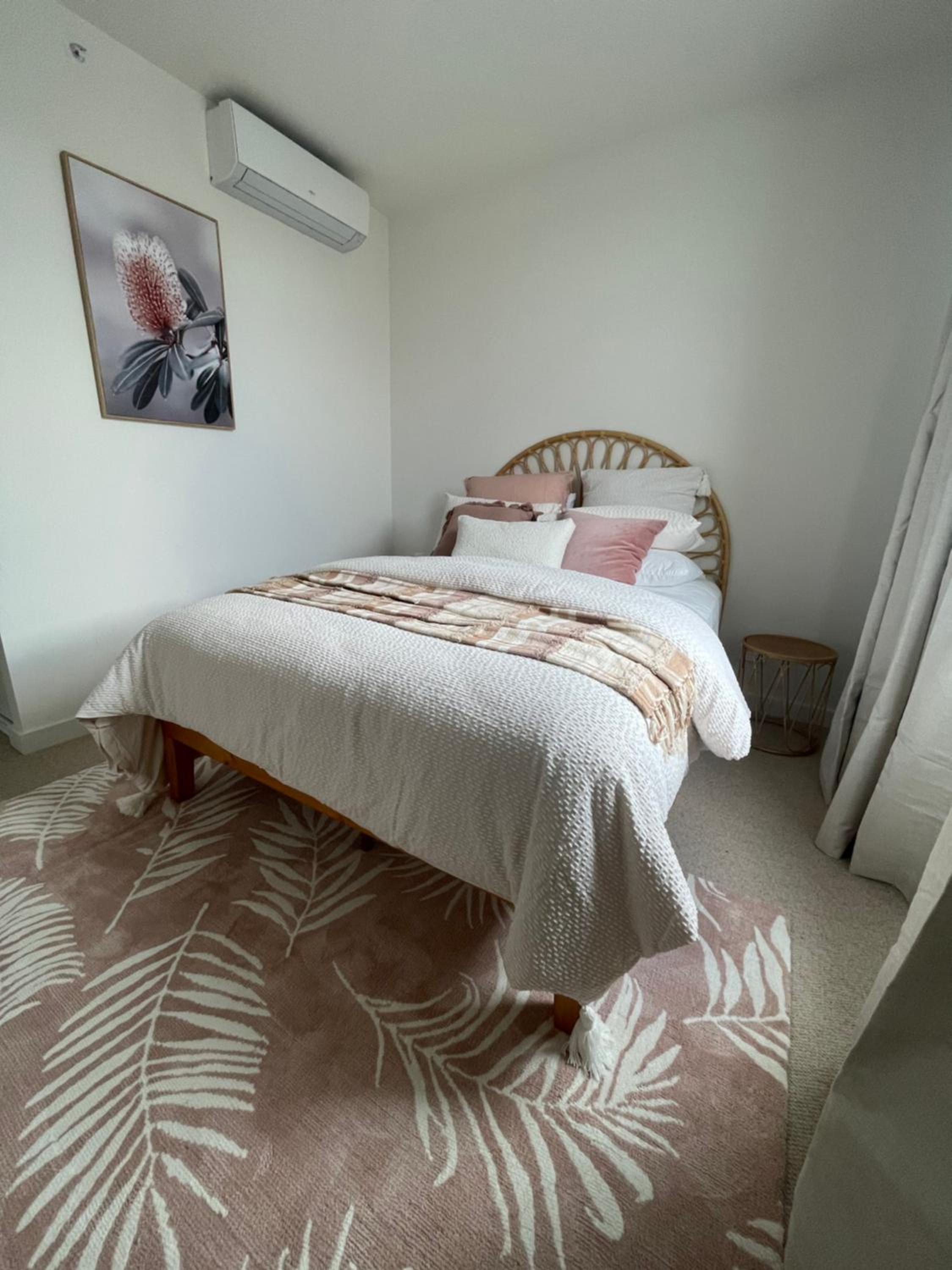 Little Lane Apartments Comfortable, Chic New Apartment in Heart Of Fremantle Features Large balcony & Free car bay