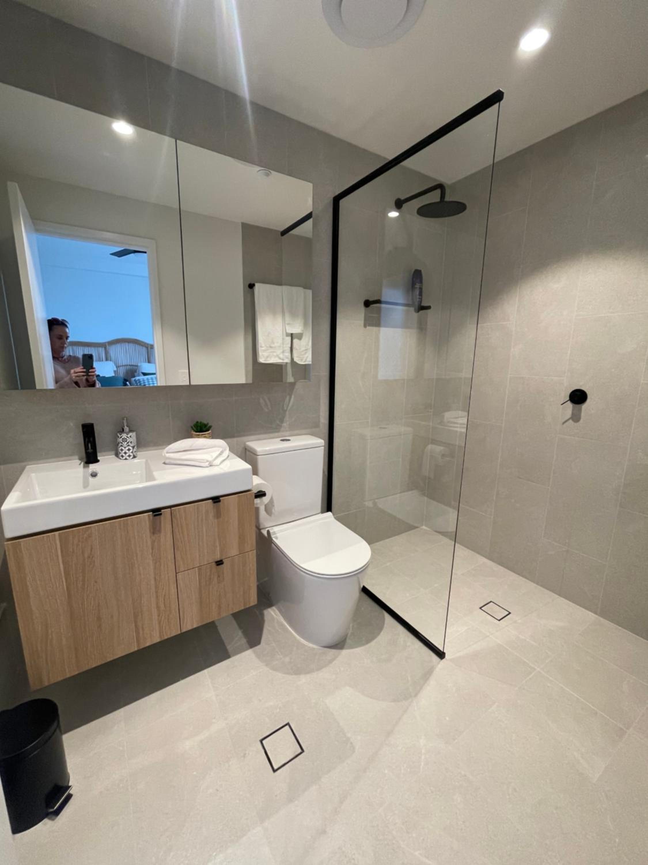 Little Lane Apartments Comfortable, Chic New Apartment in Heart Of Fremantle Features Large balcony & Free car bay