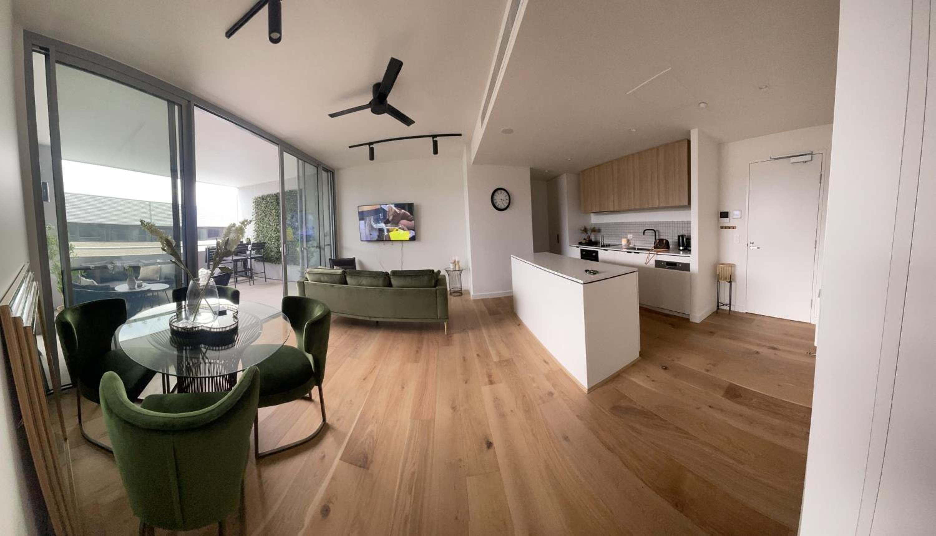 Little Lane Apartments Comfortable, Chic New Apartment in Heart Of Fremantle Features Large balcony & Free car bay