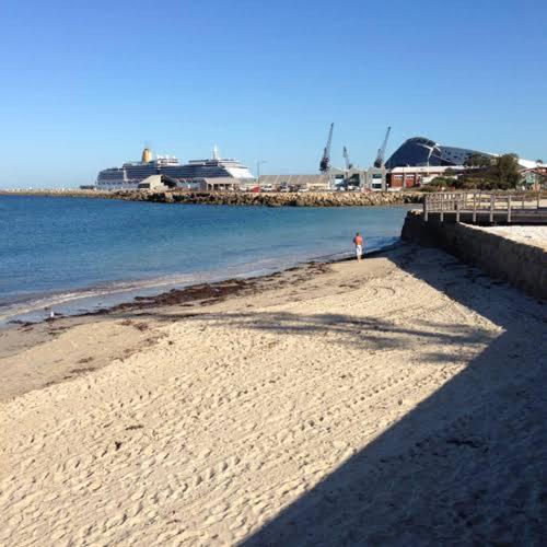 Little Lane Apartments Comfortable, Chic New Apartment in Heart Of Fremantle Features Large balcony & Free car bay