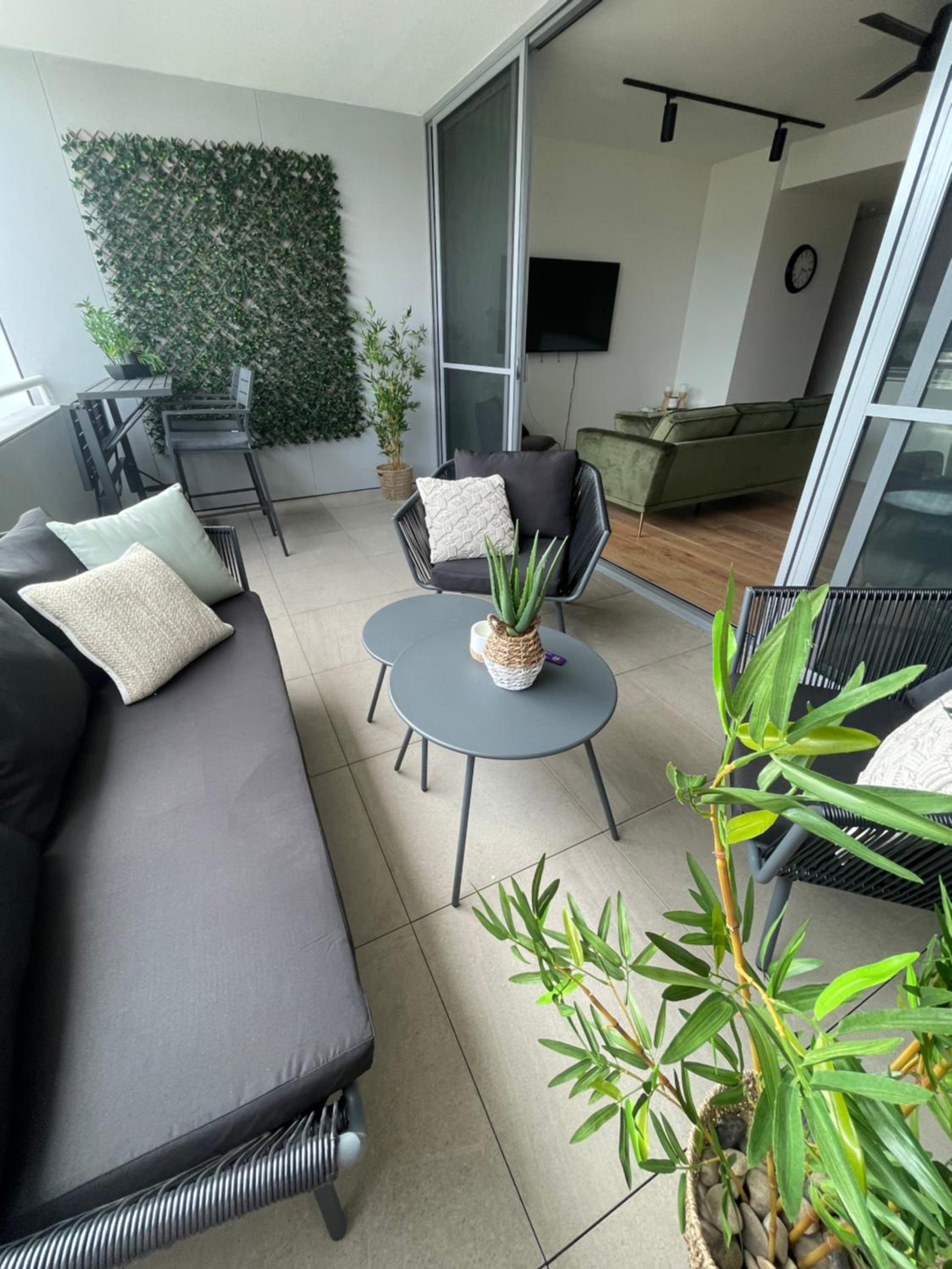 Little Lane Apartments Comfortable, Chic New Apartment in Heart Of Fremantle Features Large balcony & Free car bay