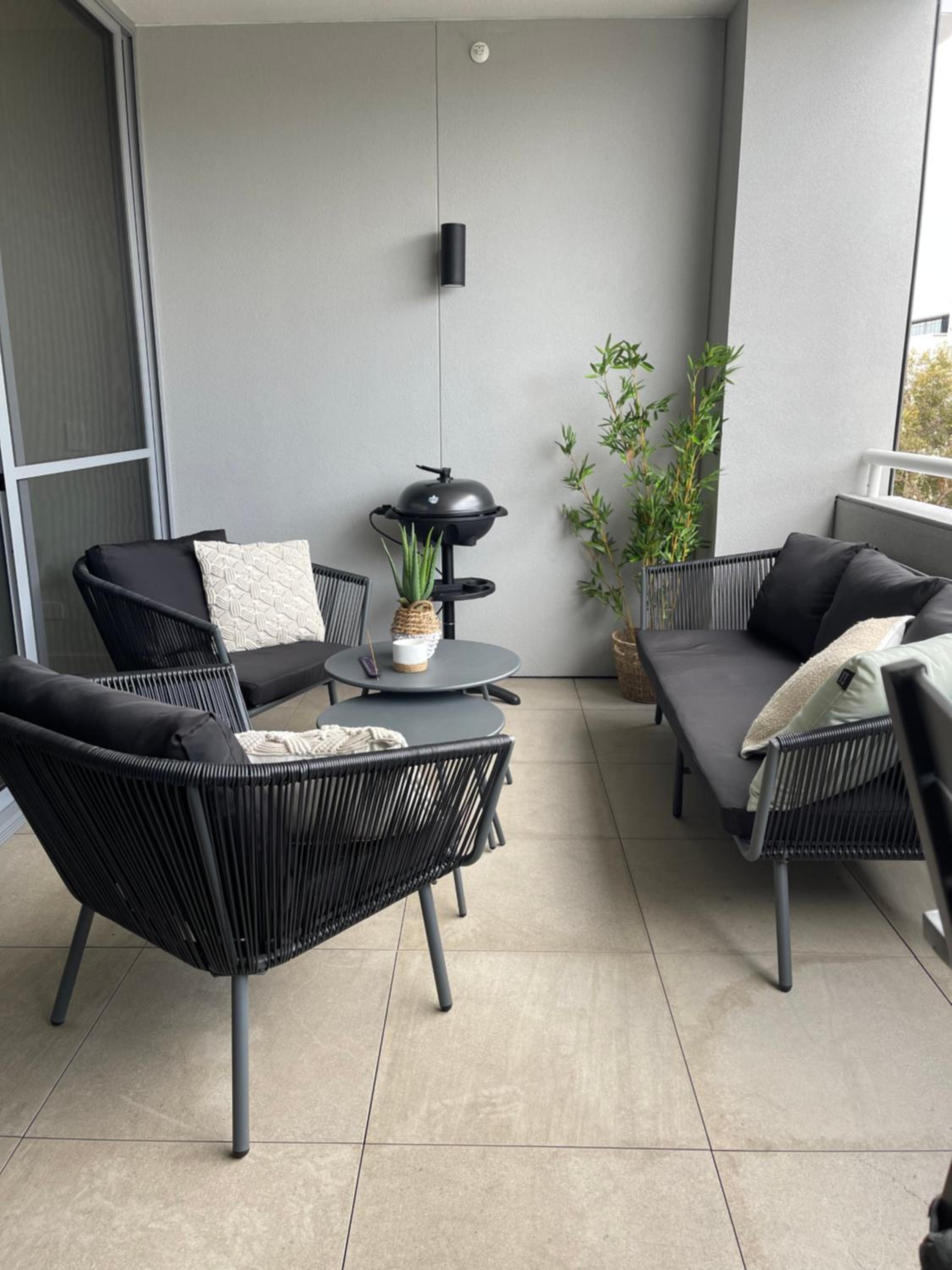 Little Lane Apartments Comfortable, Chic New Apartment in Heart Of Fremantle Features Large balcony & Free car bay