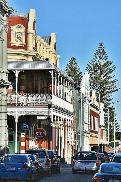 Little Lane Apartments Comfortable, Chic New Apartment in Heart Of Fremantle Features Large balcony & Free car bay