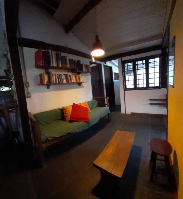 Casa grande,3 min a pé do Centro, grupos, familias