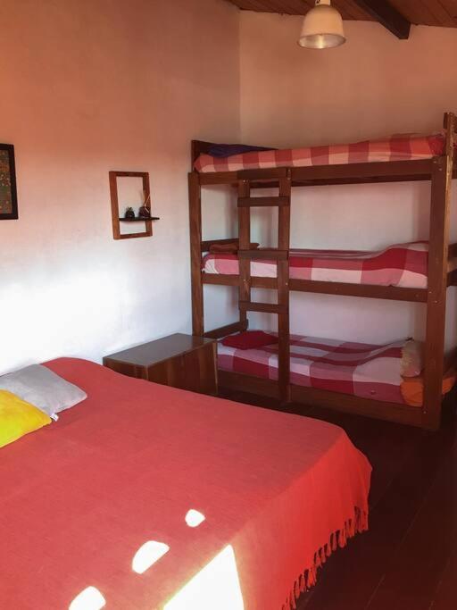 Casa grande,3 min a pé do Centro, grupos, familias