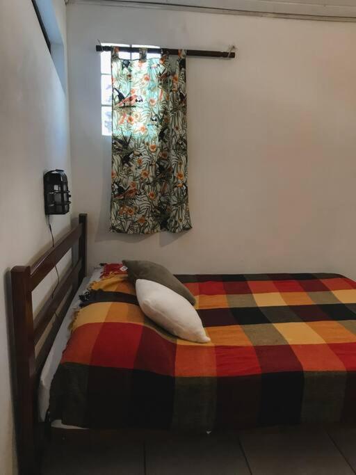 Casa grande,3 min a pé do Centro, grupos, familias