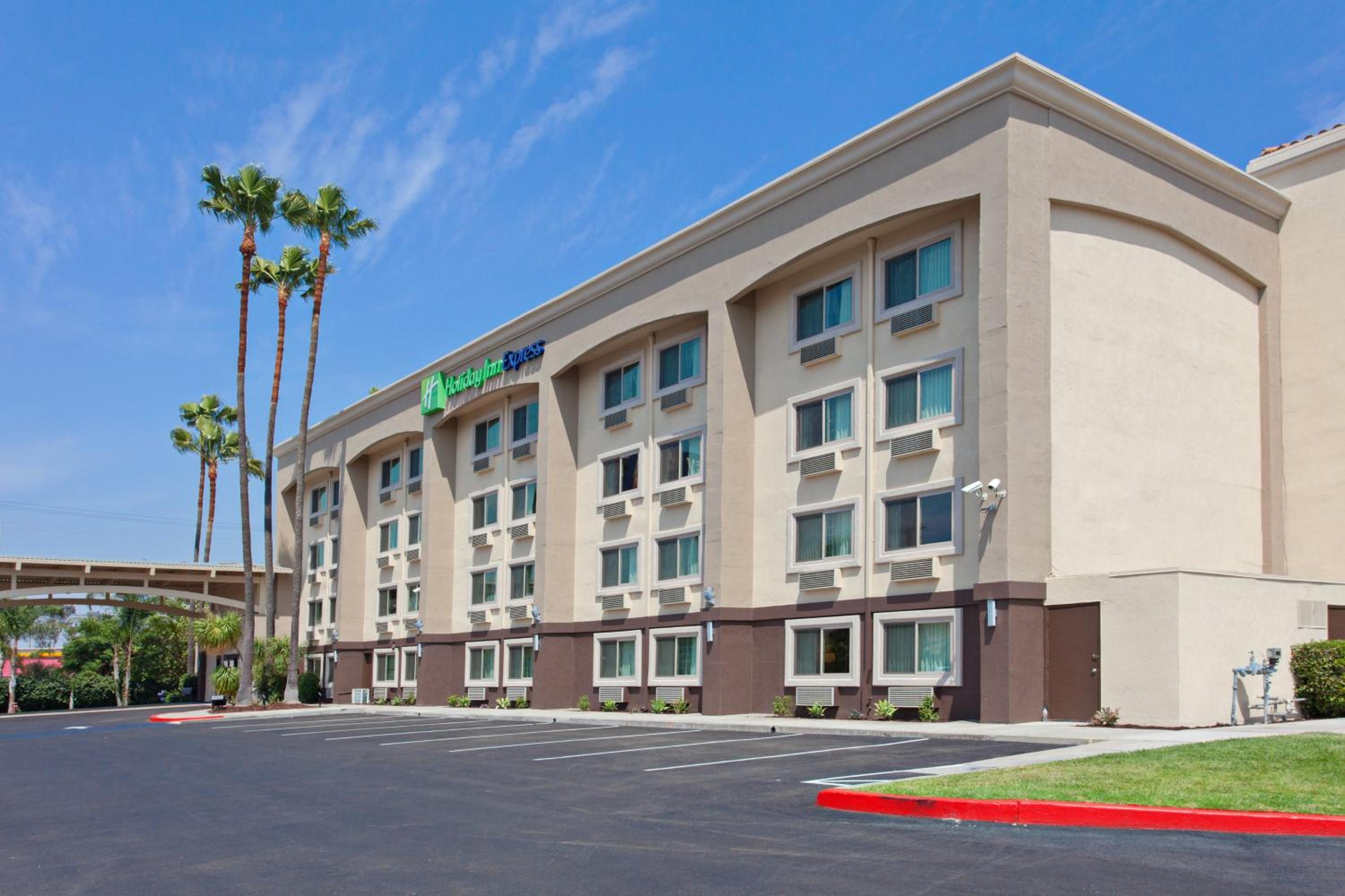Hotel Holiday Inn Express San Bernardino - Colton By Ihg