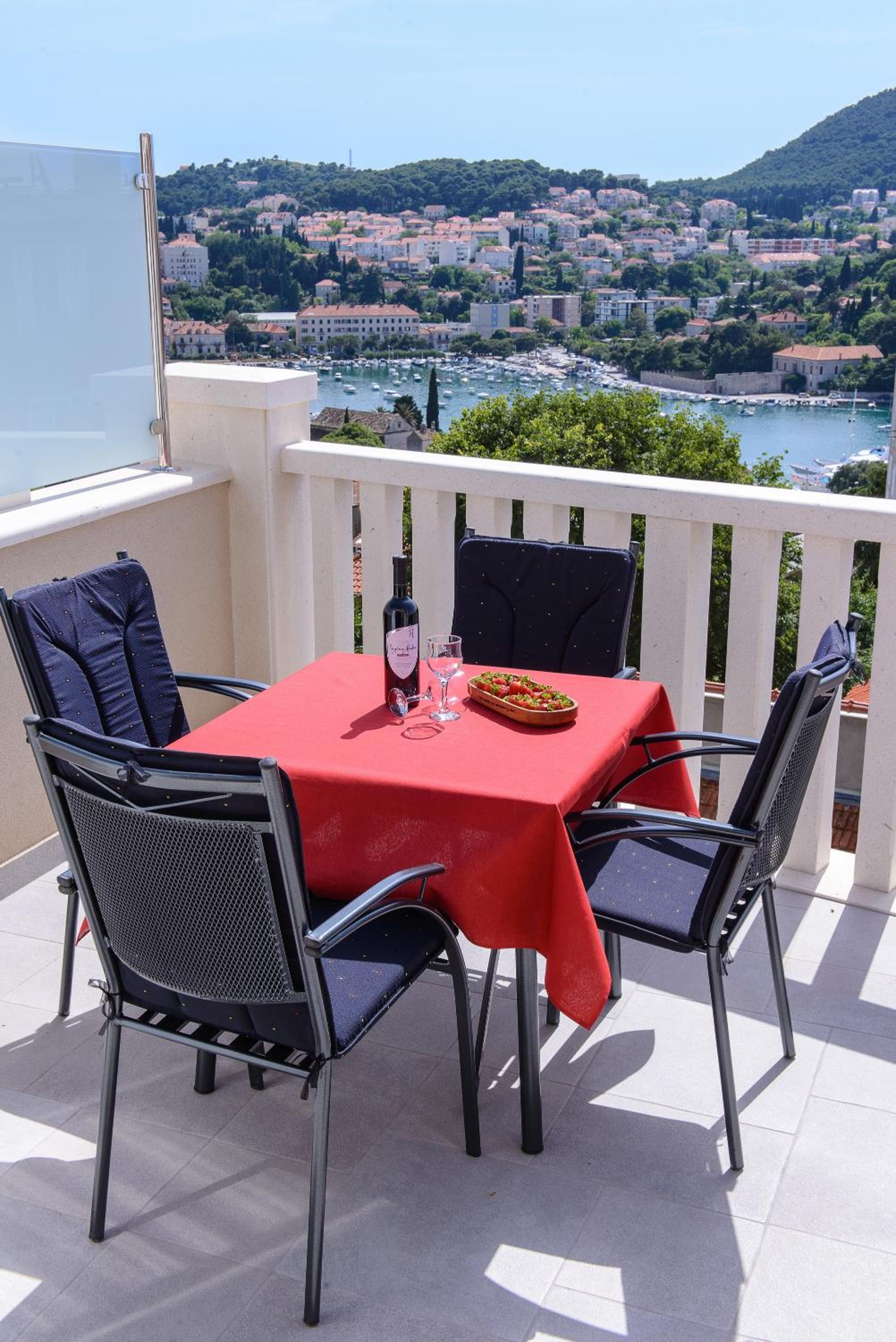 Apartment Violeta 2 with parking