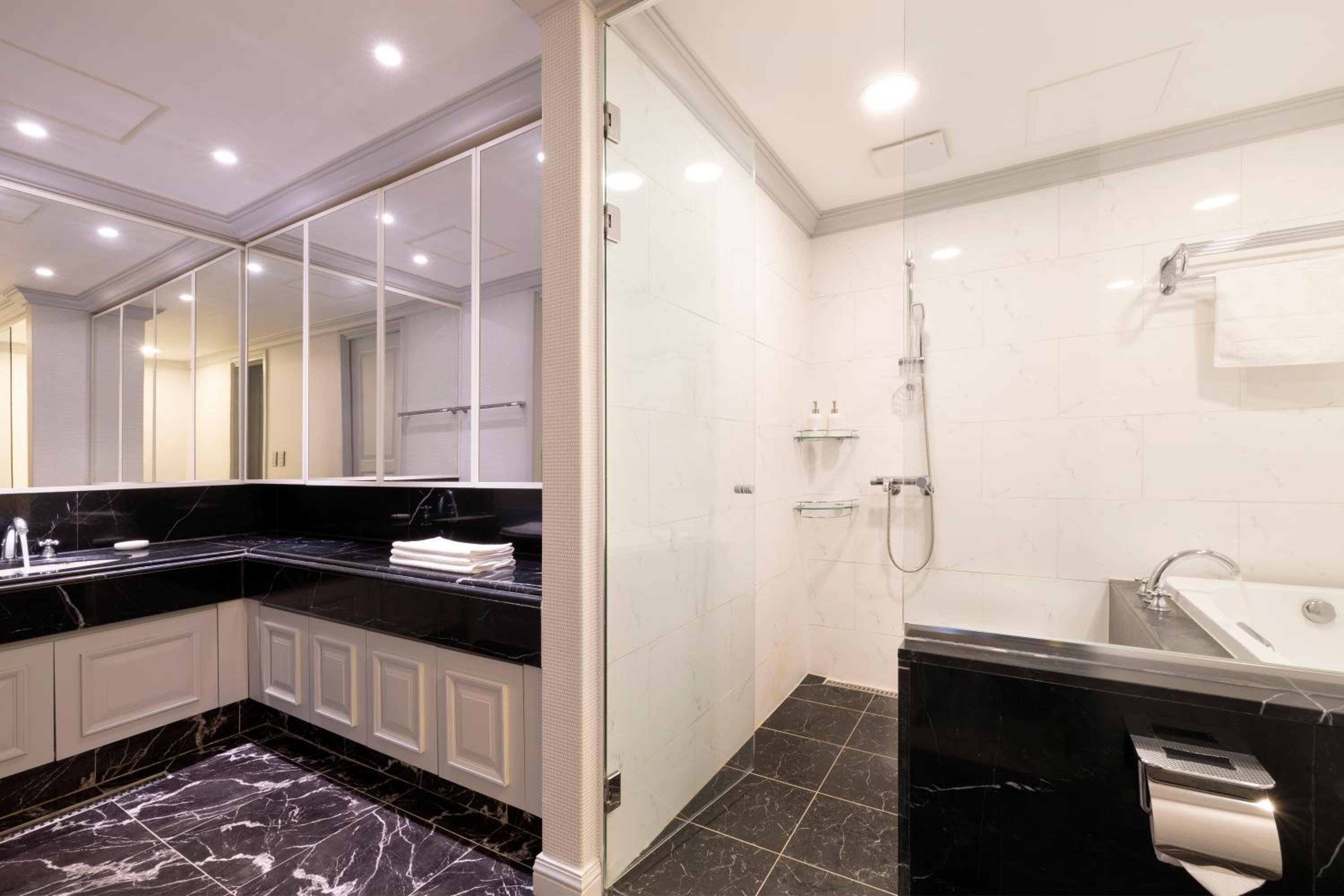 Pale De Cz Condo